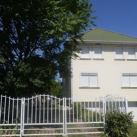 Aquaparti Apartmanok Hajdúszoboszló Exterior foto