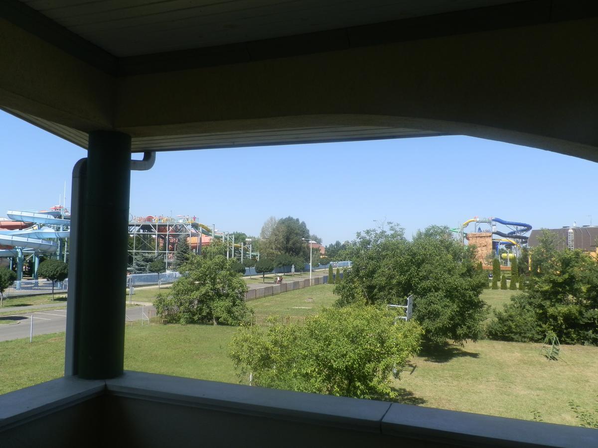Aquaparti Apartmanok Hajdúszoboszló Exterior foto